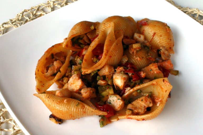 Ricetta Conchiglioni al Sugo di Pesce e Zucchine - Confoodential.it