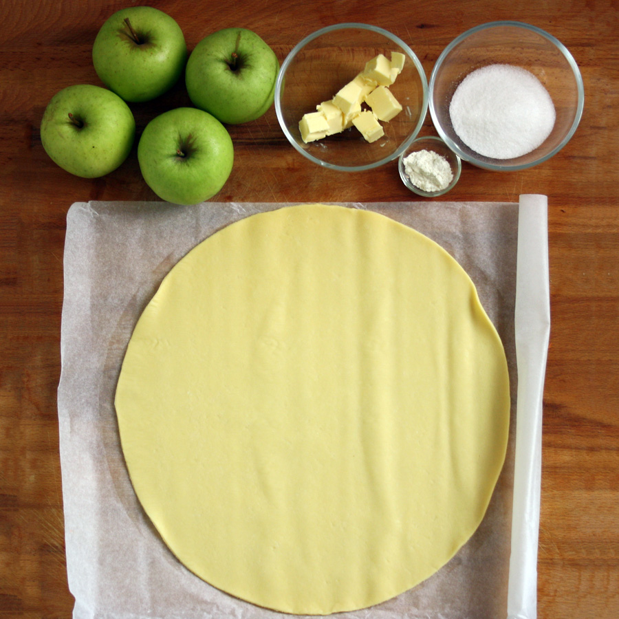Ingredienti torta di mele con pasta sfoglia