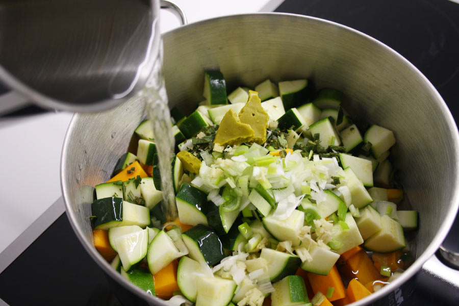 Passato di verdure con zucca, ceci e zenzero, facile e super-healthy!