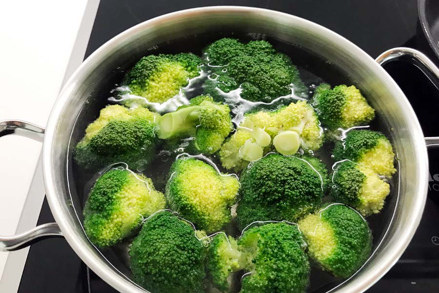 Pasta broccoli e speck